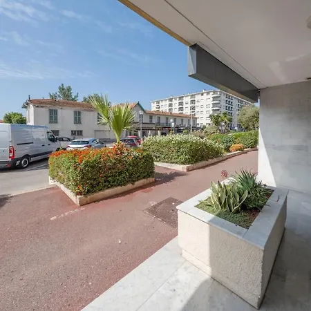 Apartman Cros - Cozy Near The *